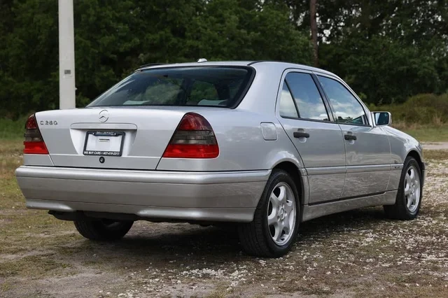 2000 Mercedes-Benz W202 C-Class - Image 11 of 17