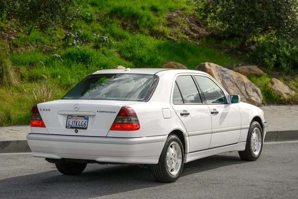 2000 Mercedes-Benz W202 C-Class - Image 4 of 8