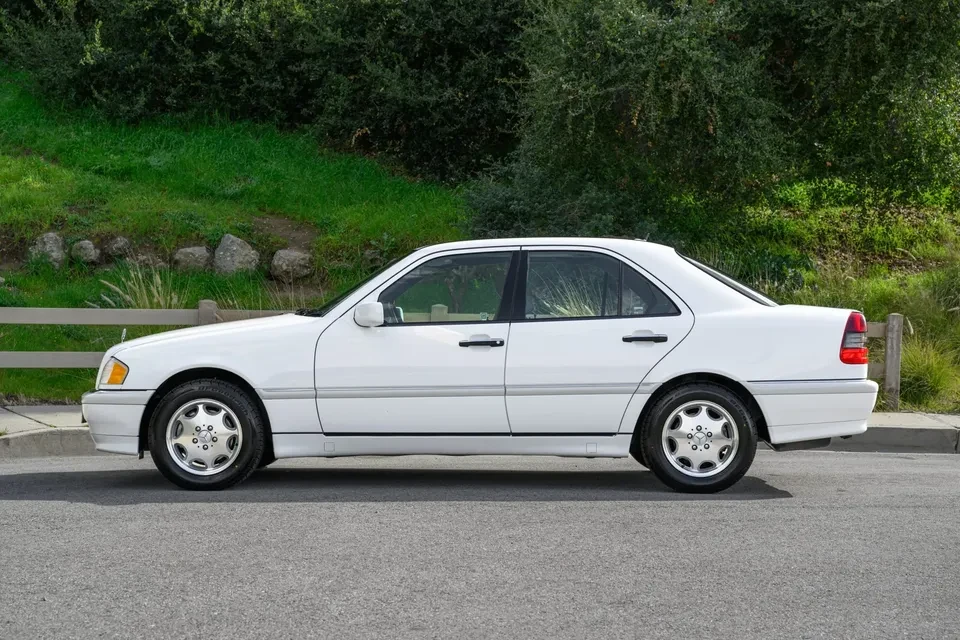 2000 Mercedes-Benz W202 C-Class - Image 3 of 8