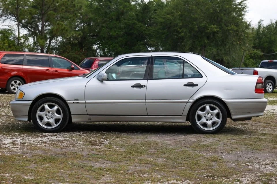 2000 Mercedes-Benz W202 C-Class - Image 3 of 20