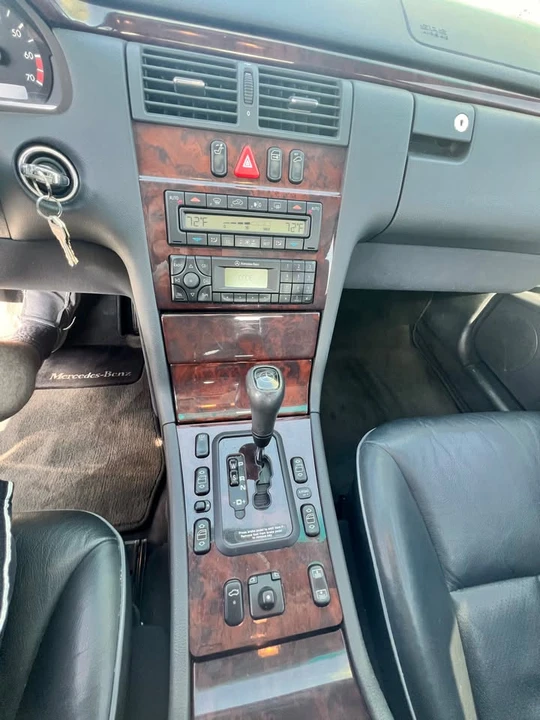 2000 Mercedes-Benz W210 E-Class - Image 11 of 17