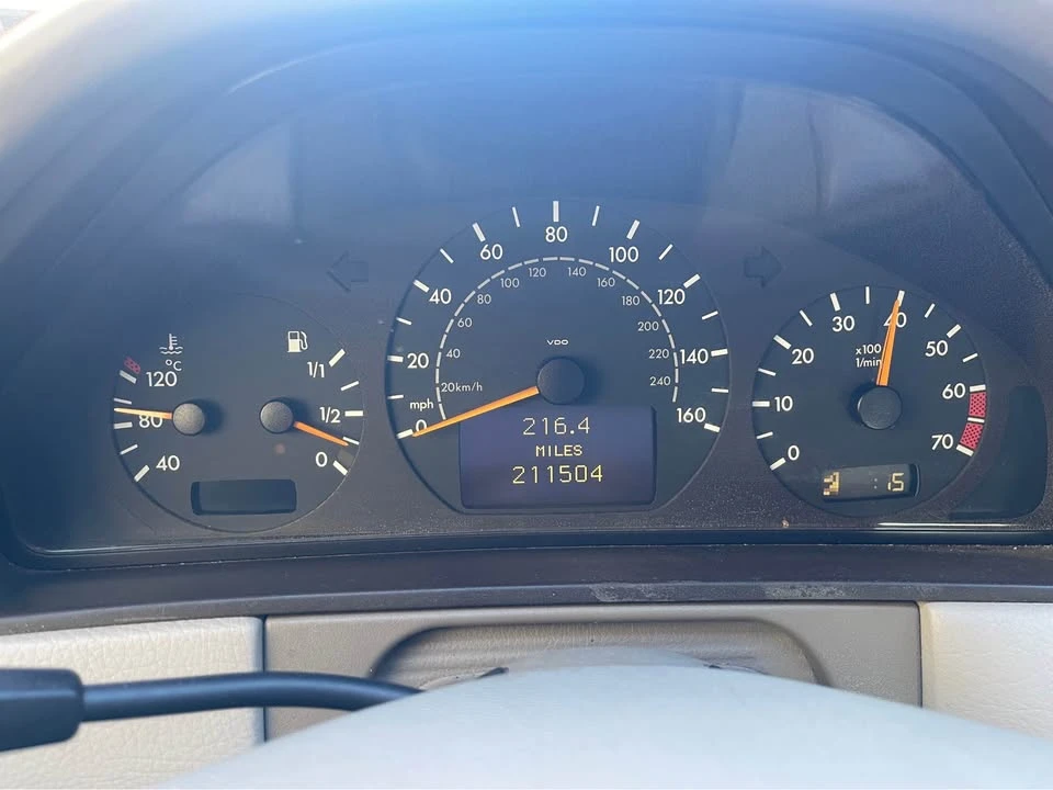 2000 Mercedes-Benz W210 E-Class - Image 12 of 16