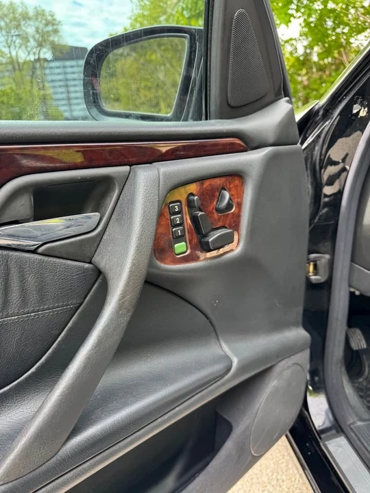 2000 Mercedes-Benz W210 E-Class - Image 13 of 19
