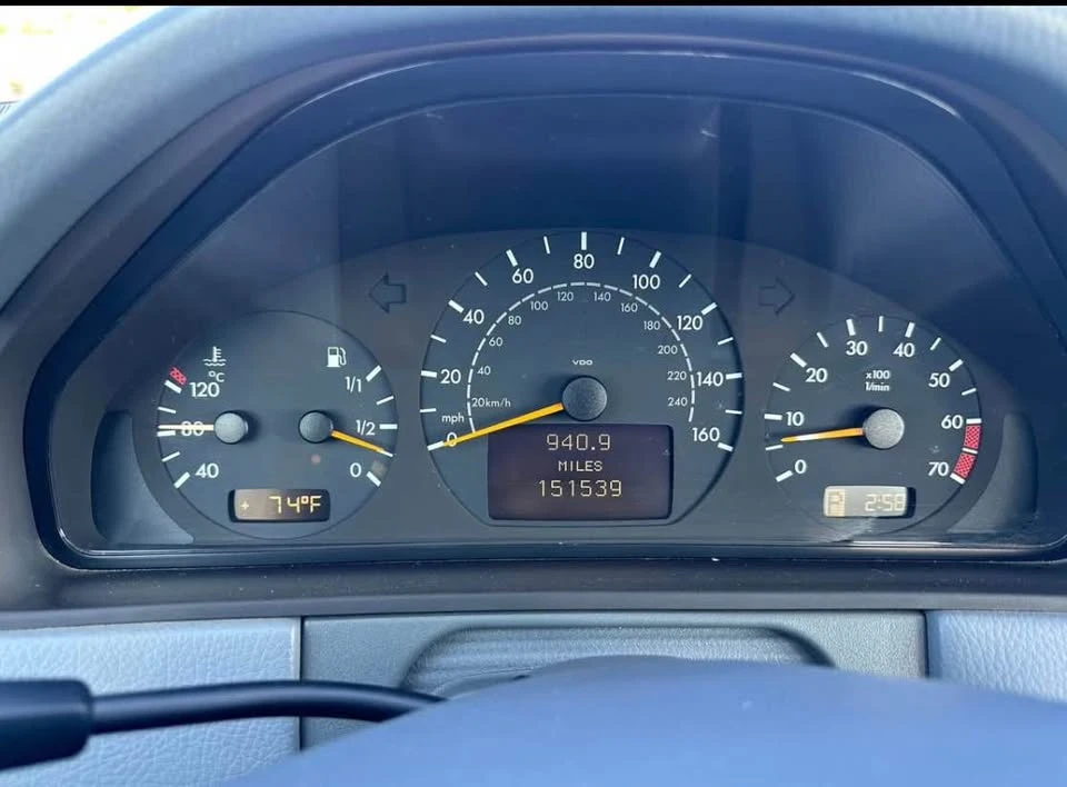 2000 Mercedes-Benz W210 E-Class - Image 9 of 14