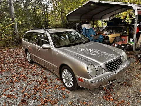 2000 Mercedes-Benz E320