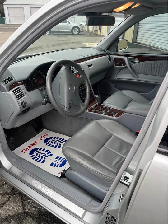 2000 Mercedes-Benz W210 E-Class - Image 6 of 14