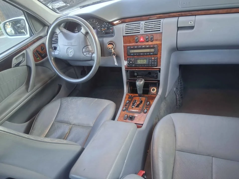 2000 Mercedes-Benz W210 E-Class - Image 12 of 16