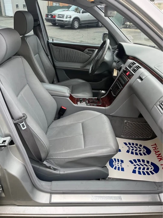2000 Mercedes-Benz W210 E-Class - Image 10 of 14