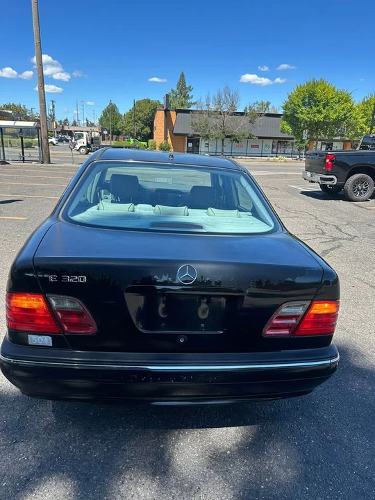2000 Mercedes-Benz W210 E-Class - Image 2 of 5