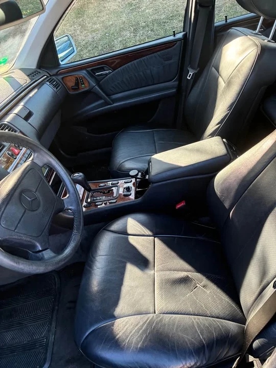 2000 Mercedes-Benz W210 E-Class - Image 6 of 8