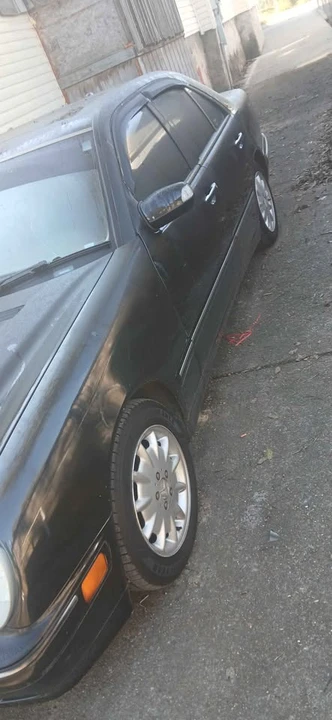2000 Mercedes-Benz W210 E-Class - Image 3 of 7