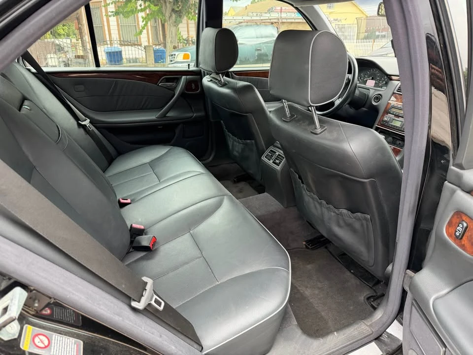 2000 Mercedes-Benz W210 E-Class - Image 4 of 9
