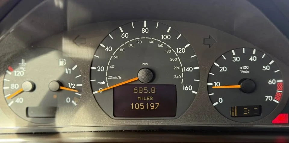 2000 Mercedes-Benz W210 E-Class - Image 9 of 18