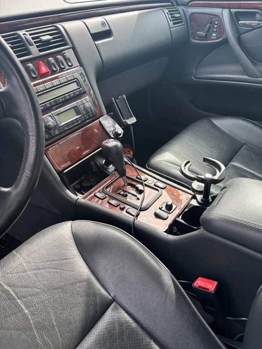 2000 Mercedes-Benz W210 E-Class - Image 8 of 14