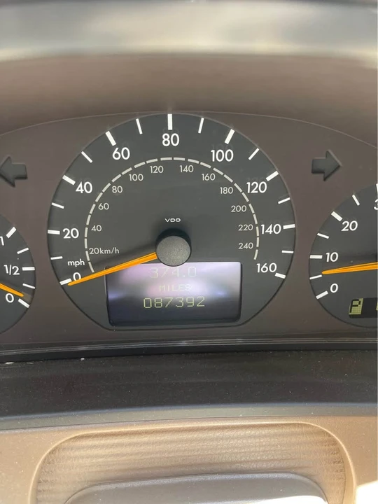 2000 Mercedes-Benz W210 E-Class - Image 3 of 8