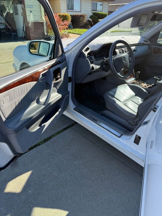 2000 Mercedes-Benz W210 E-Class - Image 9 of 11