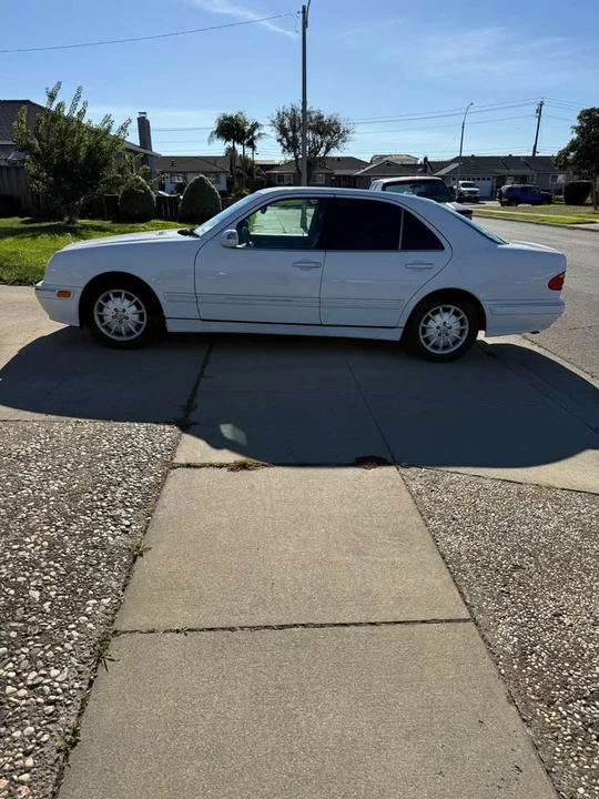 2000 Mercedes-Benz W210 E-Class - Image 2 of 11