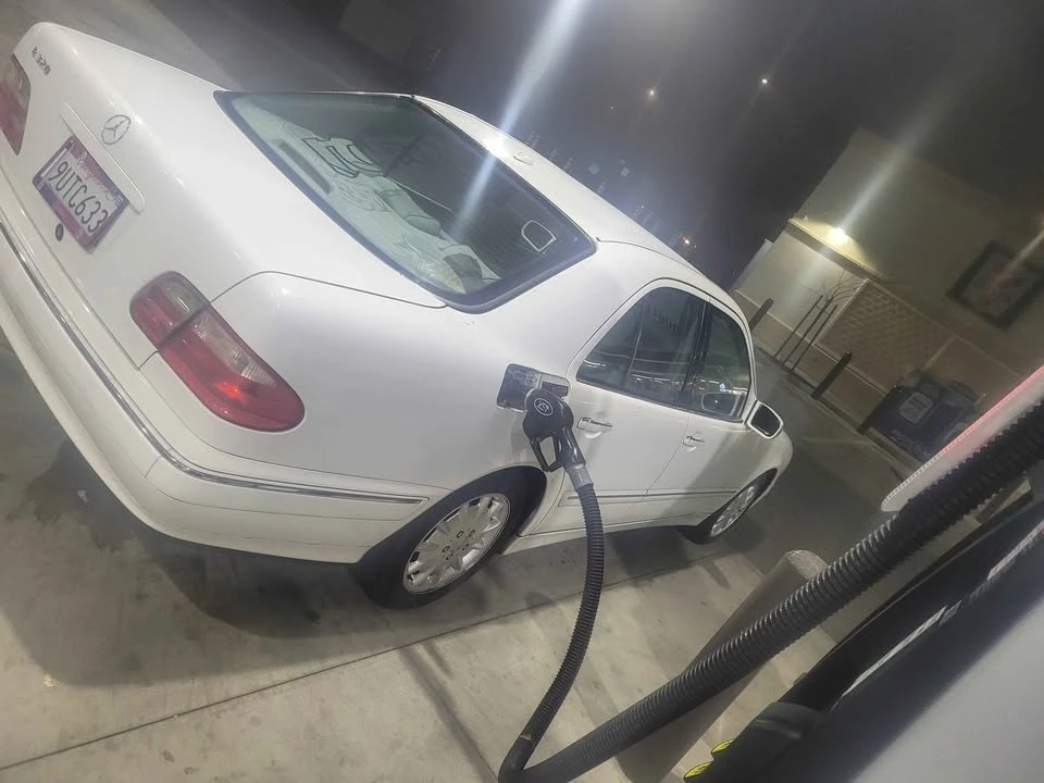 2000 Mercedes-Benz W210 E-Class - Image 4 of 11