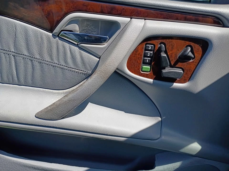 2000 Mercedes-Benz W210 E-Class - Image 6 of 19