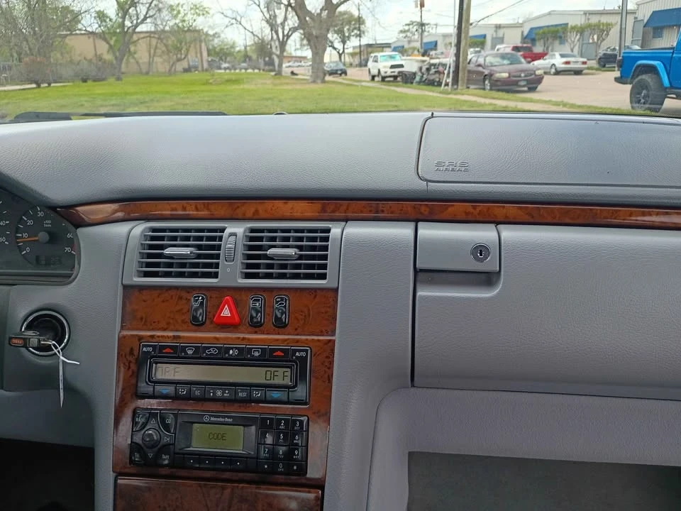 2000 Mercedes-Benz W210 E-Class - Image 14 of 19