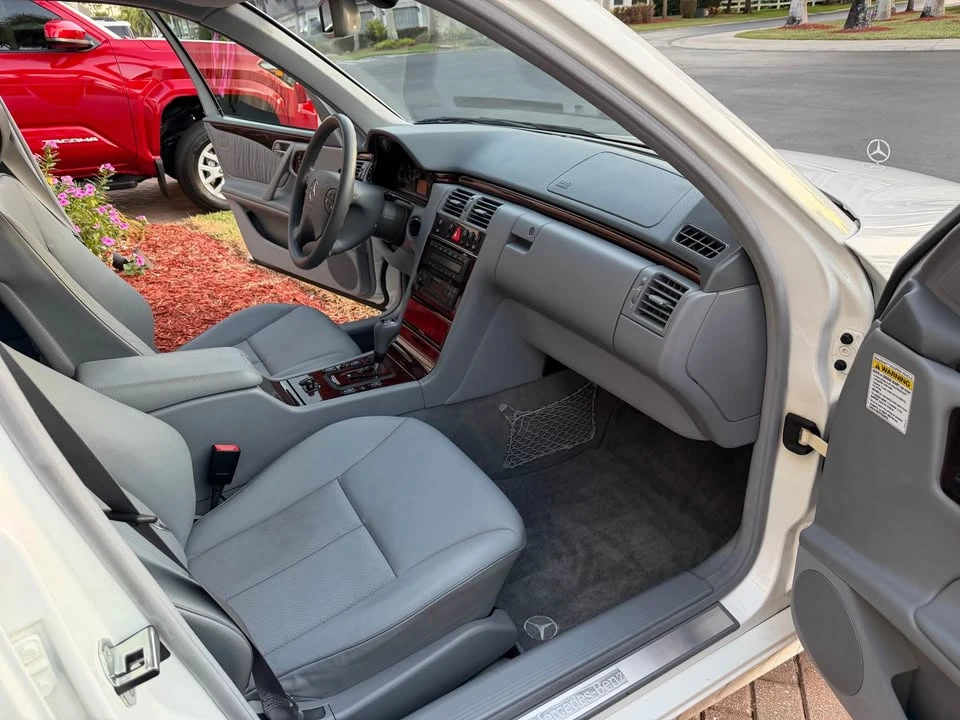 2000 Mercedes-Benz W210 E-Class - Image 16 of 20