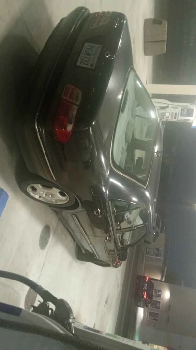 2000 Mercedes-Benz W210 E-Class - Image 3 of 6
