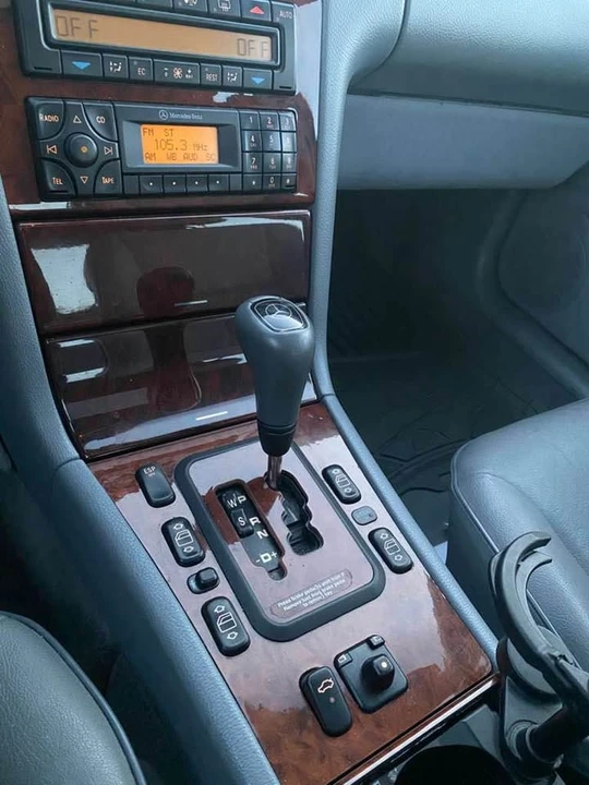 2000 Mercedes-Benz W210 E-Class - Image 10 of 13