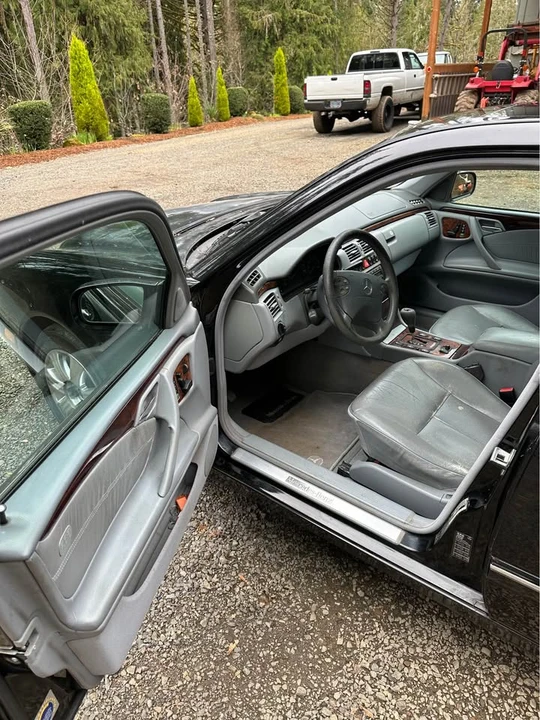 2000 Mercedes-Benz W210 E-Class - Image 2 of 10