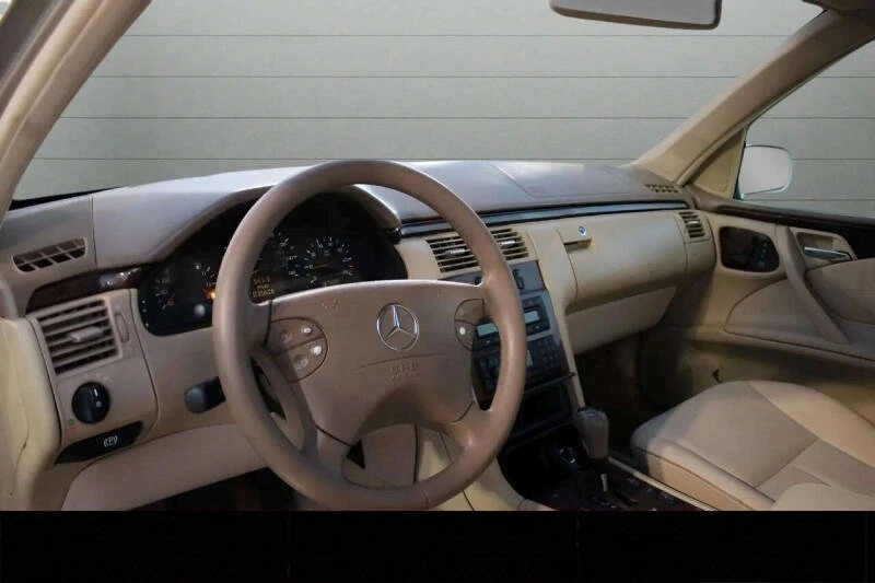 2000 Mercedes-Benz W210 E-Class - Image 8 of 19