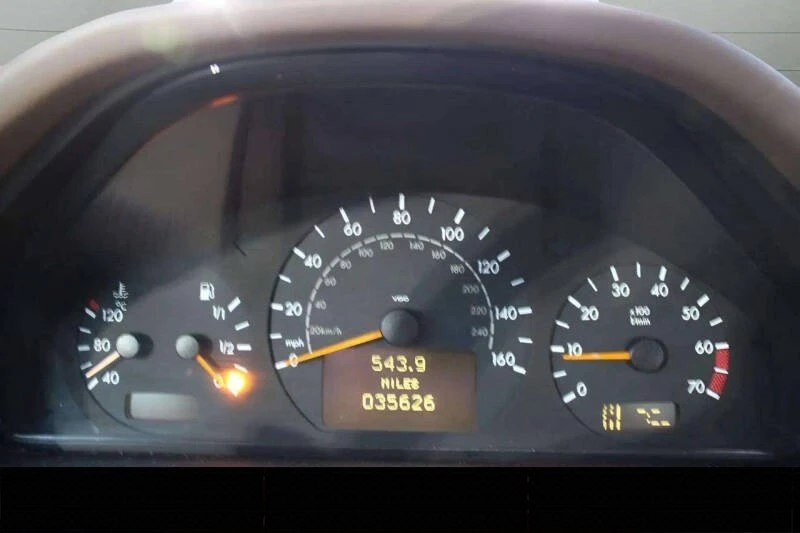 2000 Mercedes-Benz W210 E-Class - Image 13 of 19