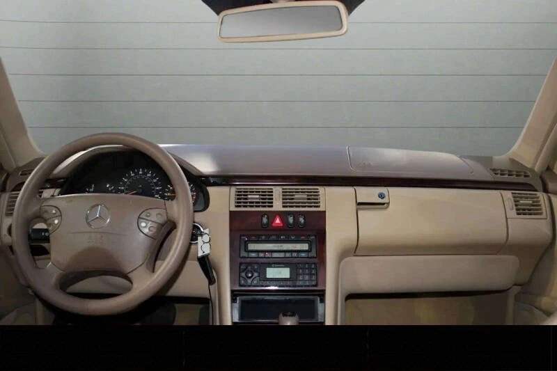 2000 Mercedes-Benz W210 E-Class - Image 11 of 19