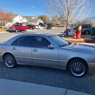2000 Mercedes-Benz E320 4MATIC