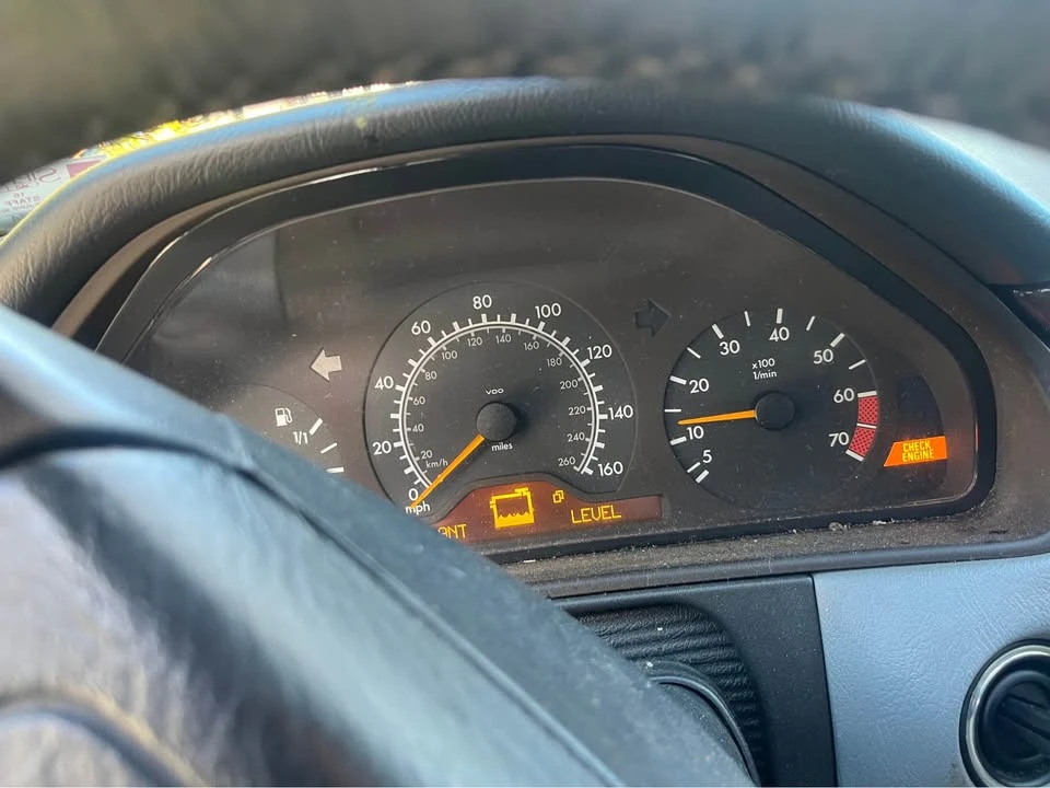 2000 Mercedes-Benz W210 E-Class - Image 2 of 7