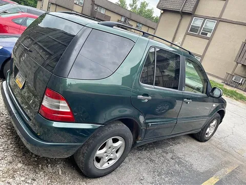 2000 Mercedes-Benz E400 Sedan