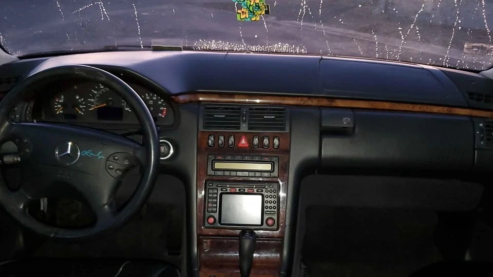 2000 Mercedes-Benz W210 E 36 & E 50 & E 55 & E 60 AMG - Image 8 of 10