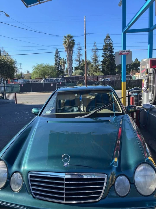 2000 Mercedes-Benz W210 E-Class - Image 6 of 9