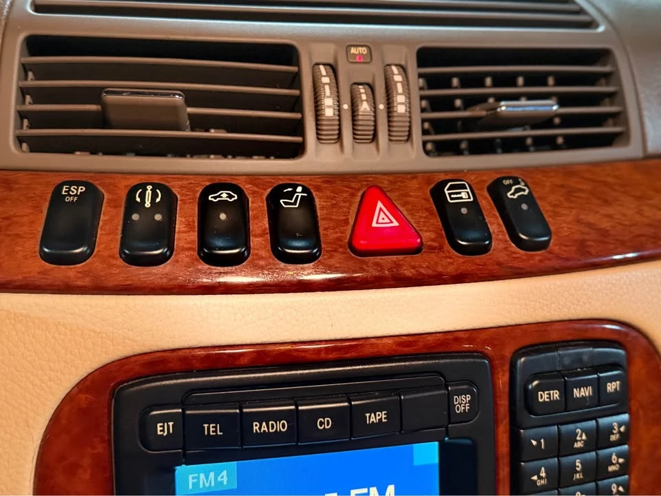 2000 Mercedes-Benz W220 S-Class - Image 11 of 20