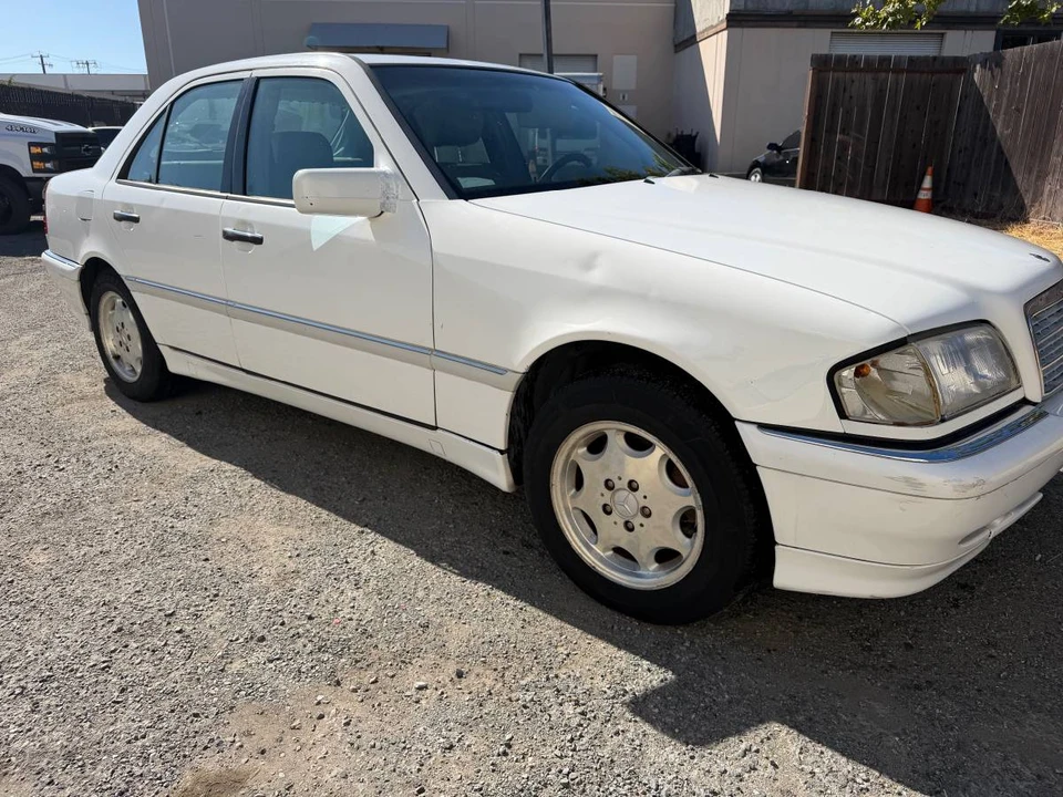 2000 Mercedes-Benz W202 C-Class - Image 2 of 14