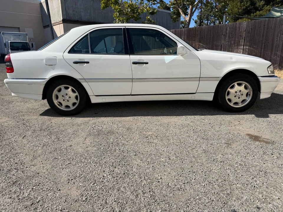 2000 Mercedes-Benz W202 C-Class - Image 5 of 14