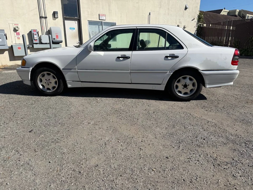 2000 Mercedes-Benz W202 C-Class - Image 8 of 14