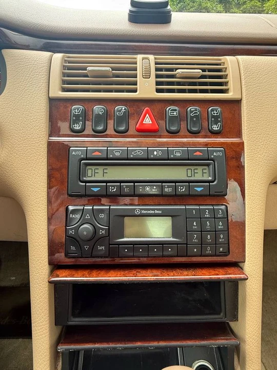 2000 Mercedes-Benz W210 E-Class - Image 14 of 17