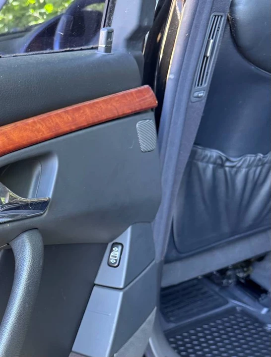 2000 Mercedes-Benz W220 S-Class - Image 20 of 23