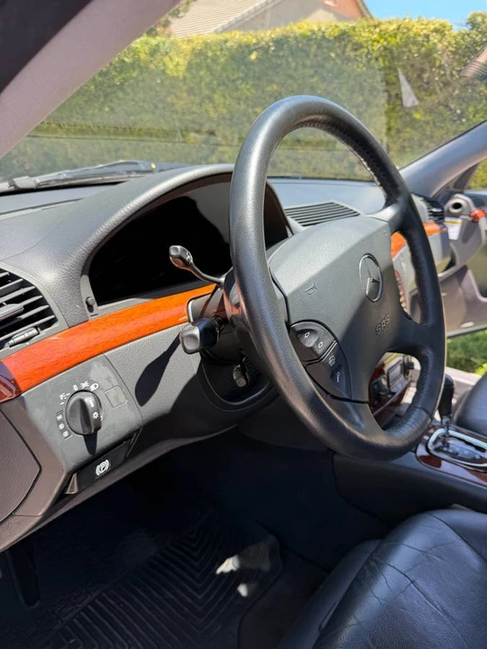 2000 Mercedes-Benz W220 S-Class - Image 11 of 16