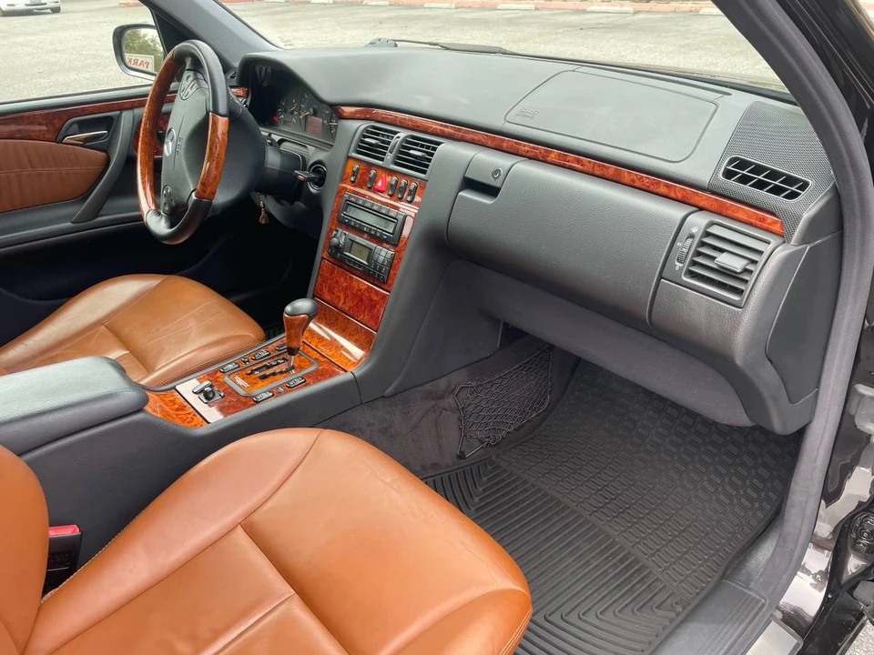 2000 Mercedes-Benz W210 E-Class - Image 6 of 11