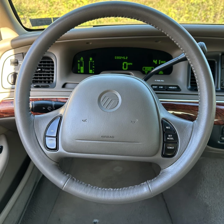 2000 Mercury Grand Marquis - Image 29 of 31