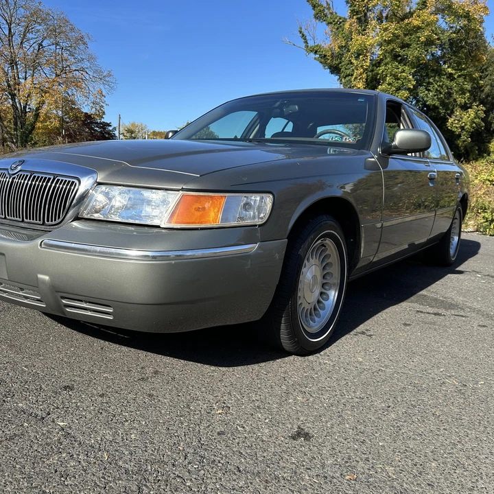2000 Mercury Grand Marquis - Image 10 of 31