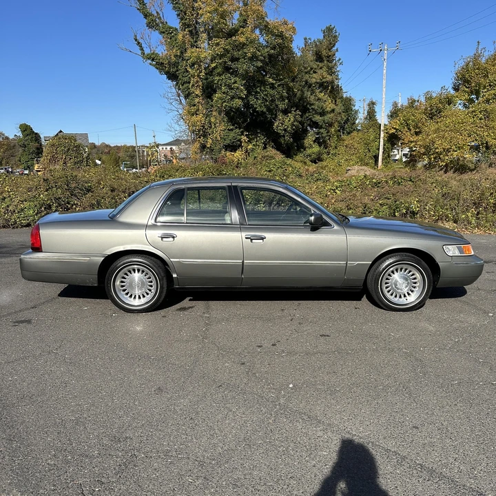 2000 Mercury Grand Marquis - Image 2 of 31