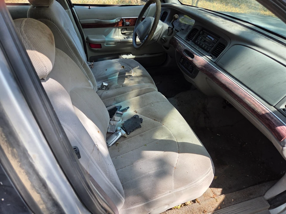 2000 Mercury Grand Marquis - Image 8 of 9