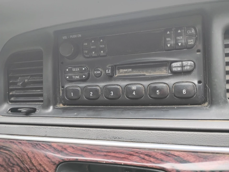 2000 Mercury Grand Marquis - Image 18 of 29