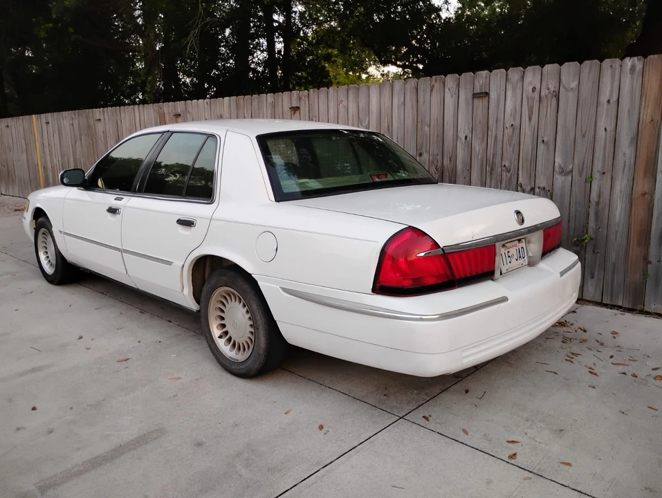 2000 Mercury Grand Marquis - Image 4 of 29